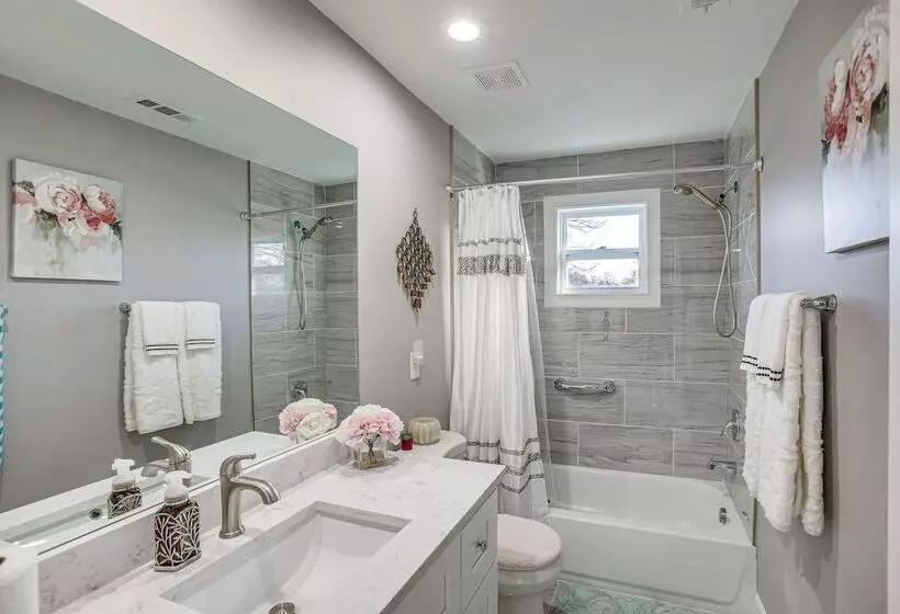 Pet Friendly Gallatin Home W/ Deck, 1 Mi To Town!