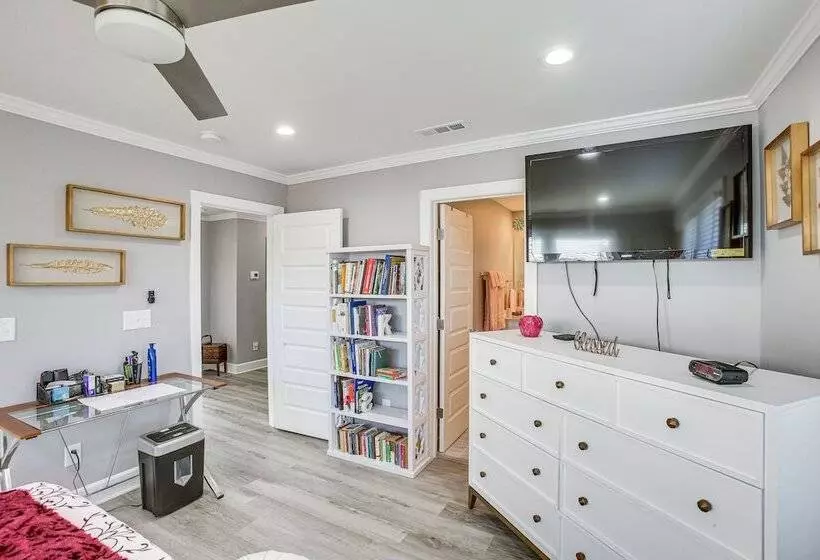 Pet Friendly Gallatin Home W/ Deck, 1 Mi To Town!