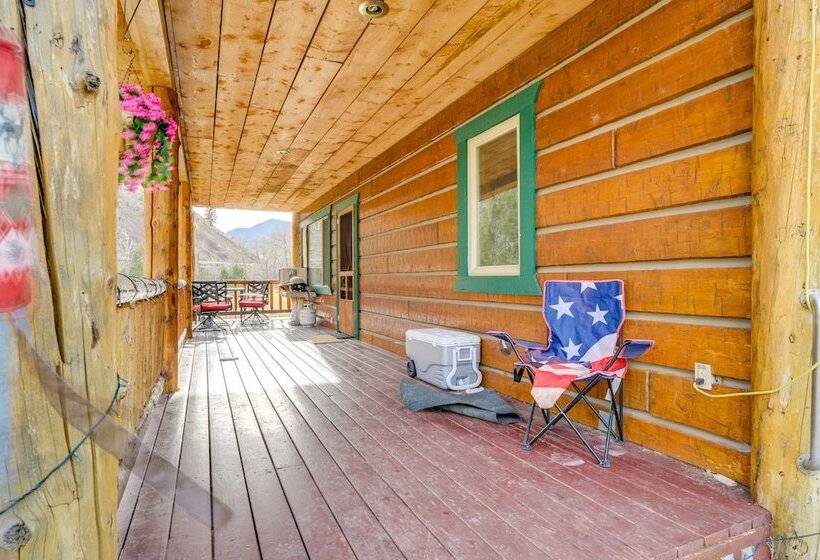 Pet Friendly Idaho Home On The Salmon River!