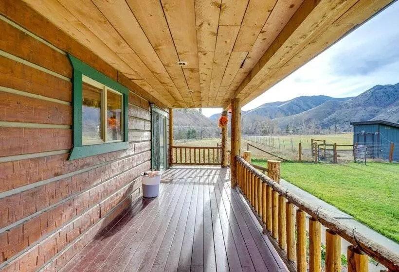 Pet Friendly Idaho Home On The Salmon River!