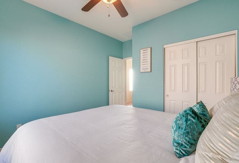 Phoenix Home W/ Private Pool Near Amphitheatre!