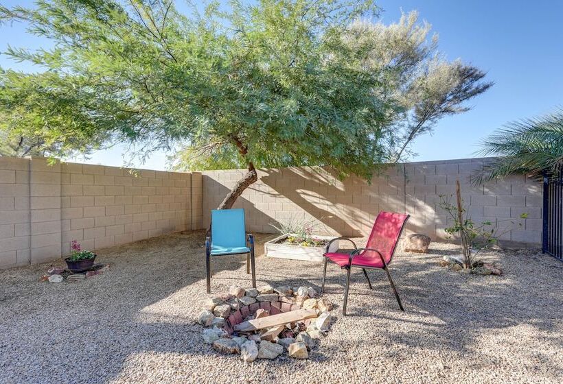 Phoenix Home W/ Private Pool Near Amphitheatre!