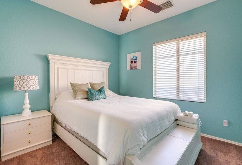 Phoenix Home W/ Private Pool Near Amphitheatre!