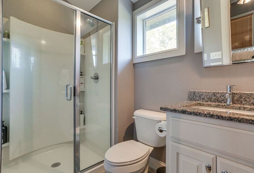 Pottsboro Group Getaway: Close To Lake Texoma!