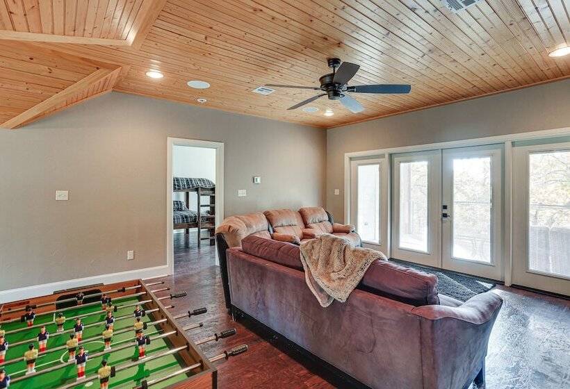 Pottsboro Group Getaway: Close To Lake Texoma!