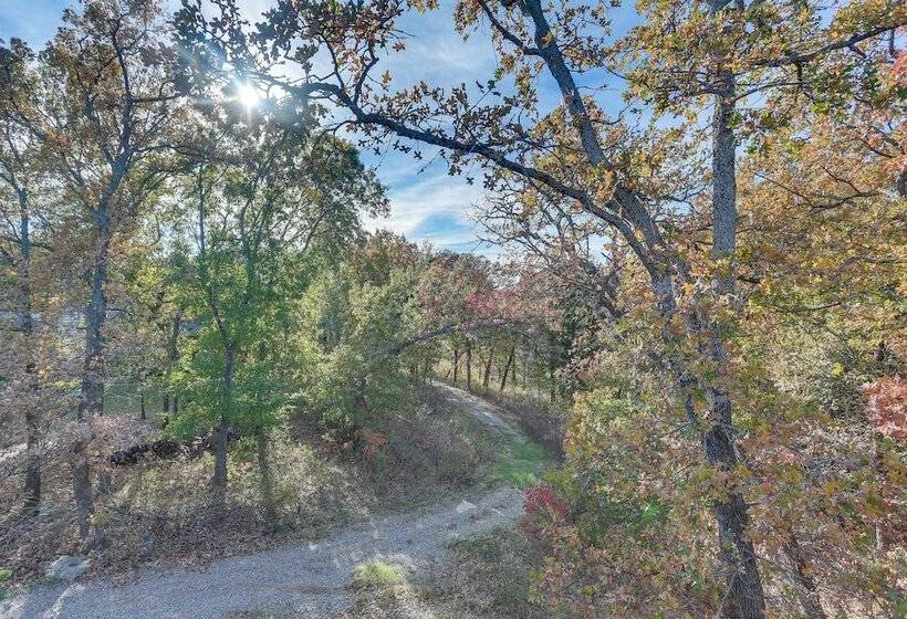 Pottsboro Group Getaway: Close To Lake Texoma!