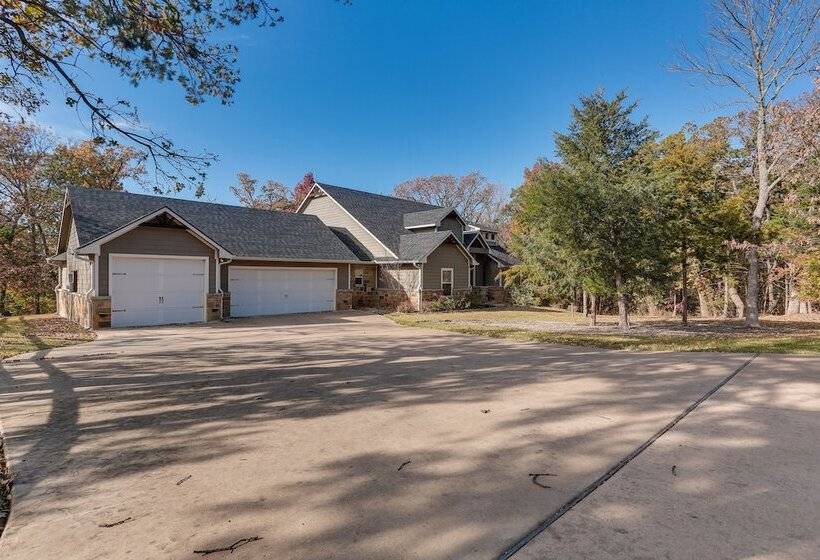 Pottsboro Group Getaway: Close To Lake Texoma!