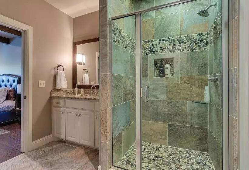 Pottsboro Group Getaway: Close To Lake Texoma!