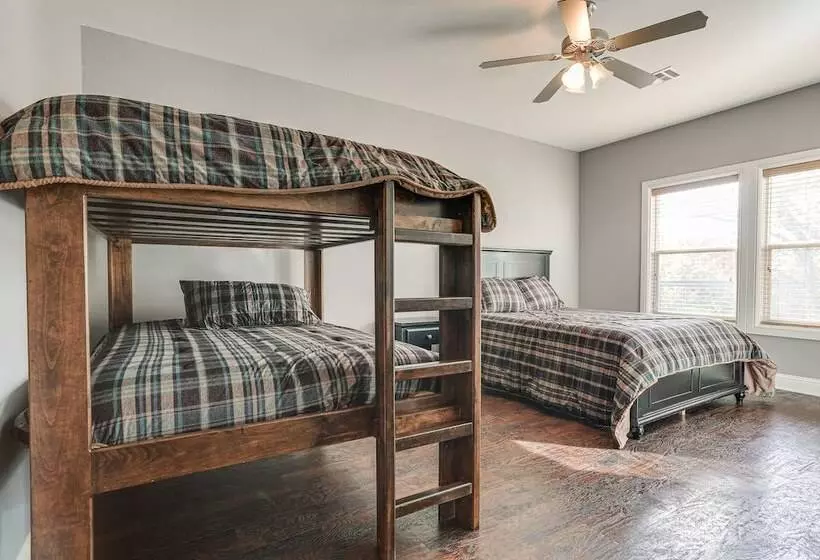 Pottsboro Group Getaway: Close To Lake Texoma!