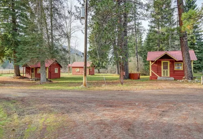 Quaint Deborgia Retreat: Black Diamond Guest Ranch