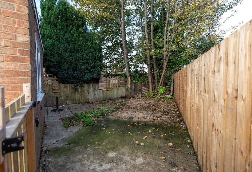 إقامة 3bed House In Stockton On Tees Free Wifi, Parking