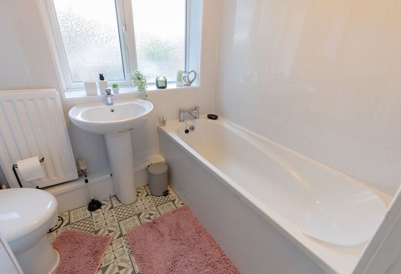 إقامة 3bed House In Stockton On Tees Free Wifi, Parking