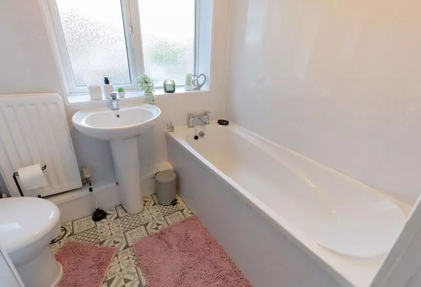 Residenssi 3bed House In Stockton On Tees  Free Wifi, Parking