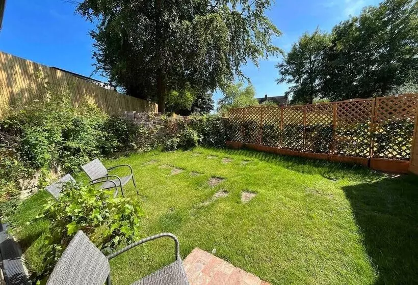 レジデンス Adorable And Cosy Tiny Cottage