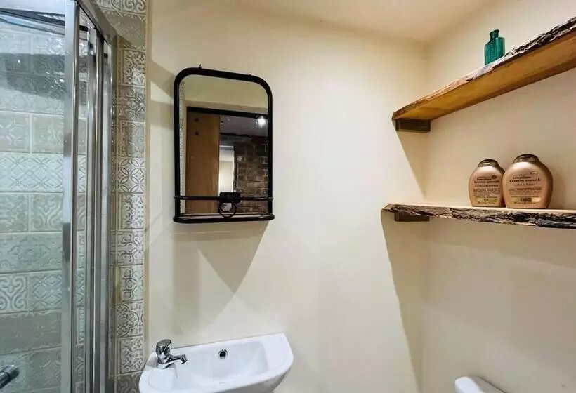 レジデンス Adorable And Cosy Tiny Cottage