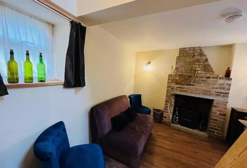 レジデンス Adorable And Cosy Tiny Cottage