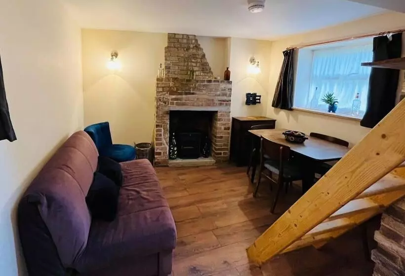 レジデンス Adorable And Cosy Tiny Cottage