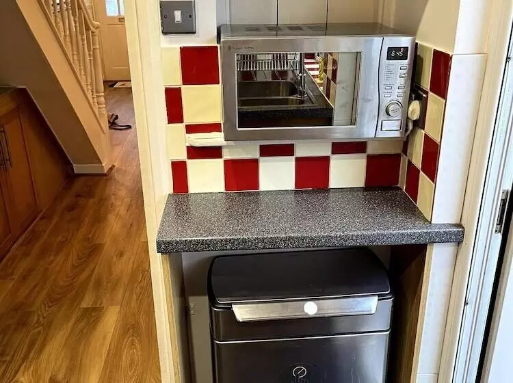 Residenssi Cosy Entire 3 Bed House With Garden And Fast Wifi