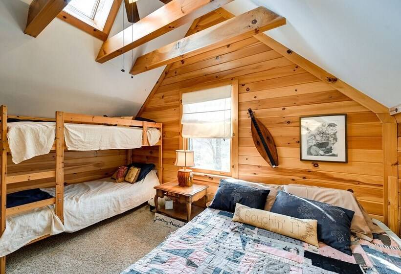 Rustic Fancy Gap Cabin W/ Blue Ridge Parkway Views