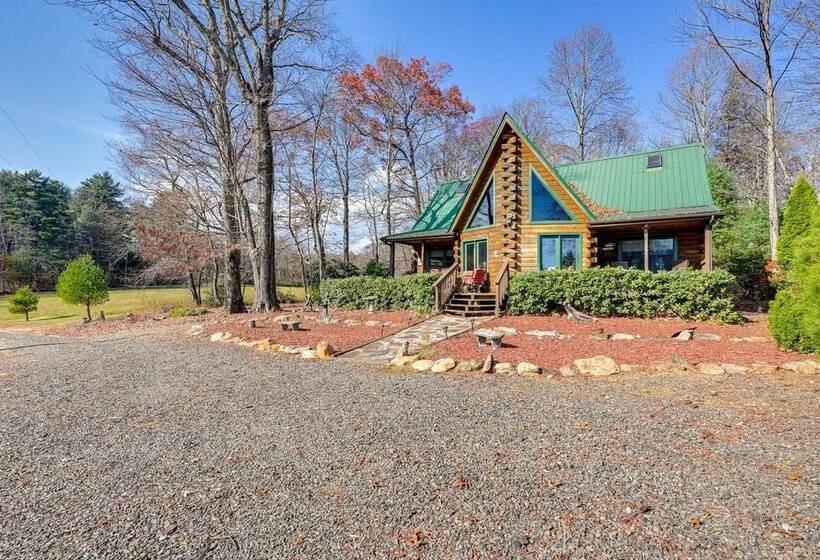 Rustic Fancy Gap Cabin W/ Blue Ridge Parkway Views