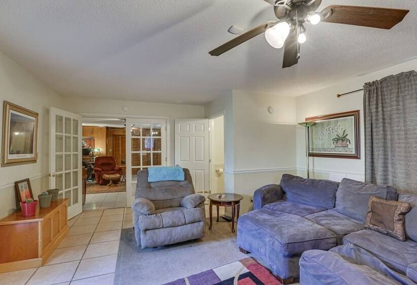 Rustic Thomasville Home W/ Deck: 2 Mi To Downtown!