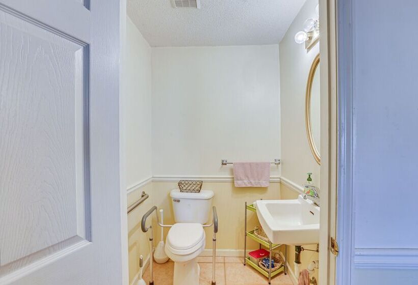 Rustic Thomasville Home W/ Deck: 2 Mi To Downtown!