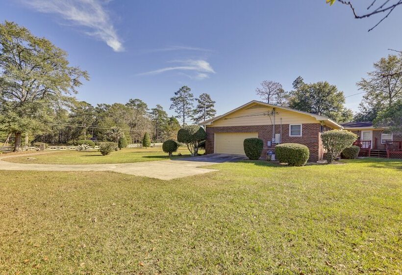 Rustic Thomasville Home W/ Deck: 2 Mi To Downtown!