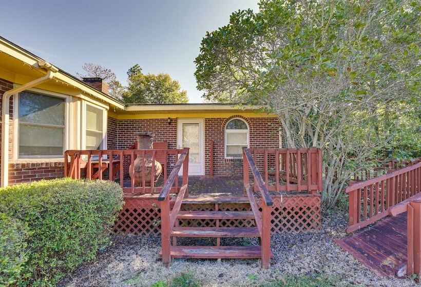 Rustic Thomasville Home W/ Deck: 2 Mi To Downtown!
