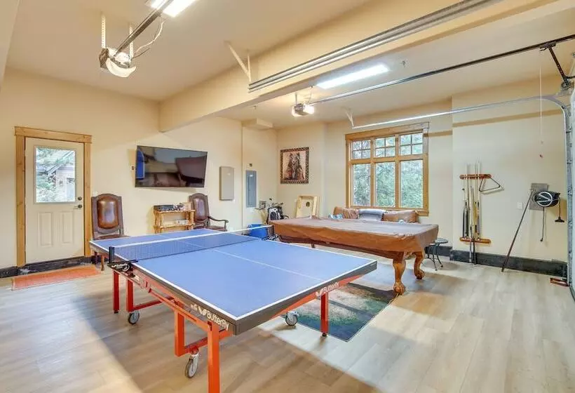 Spacious Cle Elum Cabin On Golf Course W/ Hot Tub!