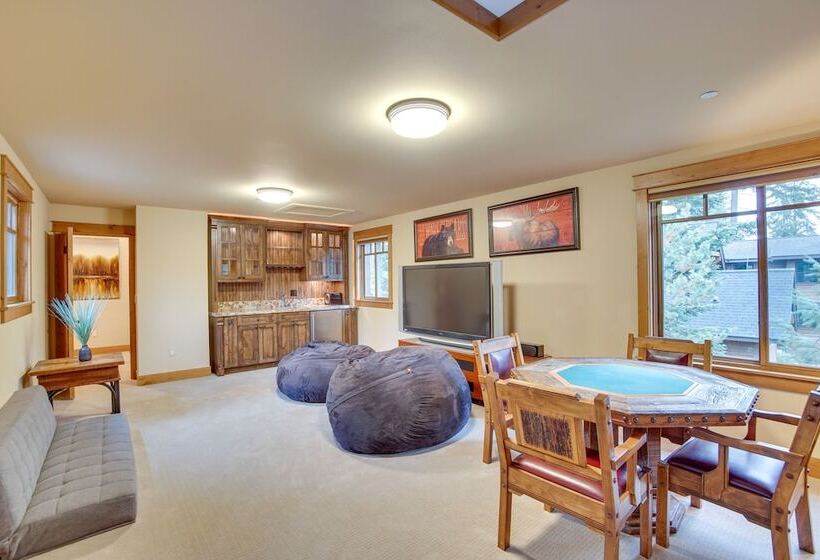 Spacious Cle Elum Cabin On Golf Course W/ Hot Tub!
