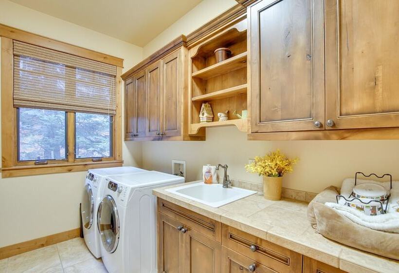 Spacious Cle Elum Cabin On Golf Course W/ Hot Tub!