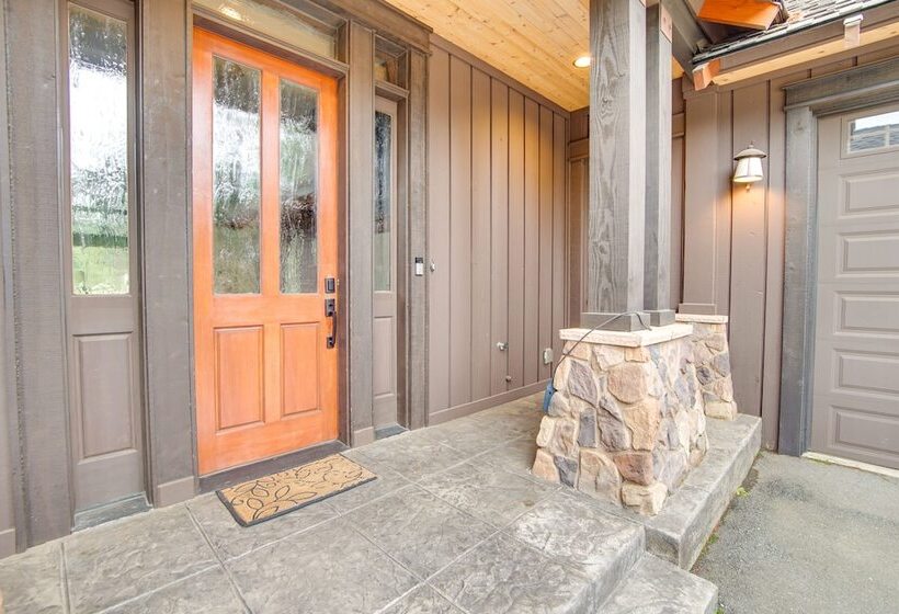 Spacious Cle Elum Cabin On Golf Course W/ Hot Tub!