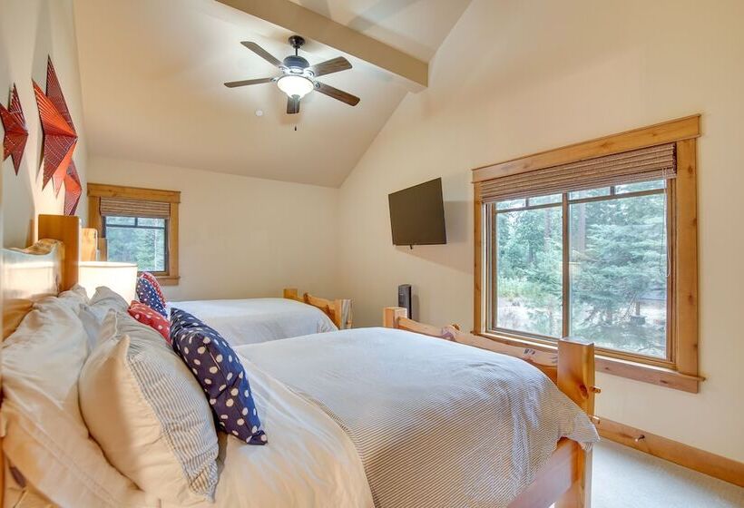 Spacious Cle Elum Cabin On Golf Course W/ Hot Tub!