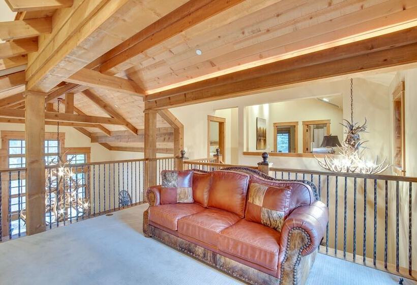 Spacious Cle Elum Cabin On Golf Course W/ Hot Tub!