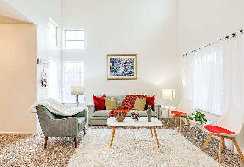 Spacious Los Banos Home W/ Patio   Dogs Welcome!