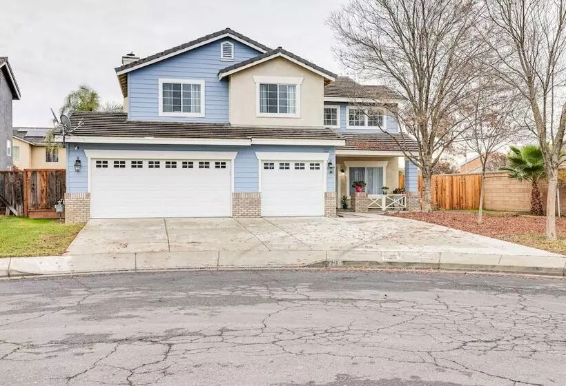 Spacious Los Banos Home W/ Patio   Dogs Welcome!