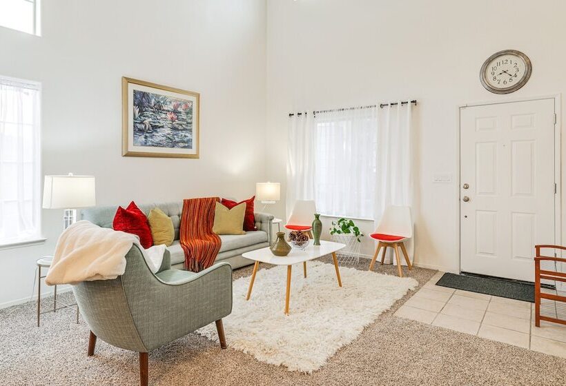 Spacious Los Banos Home W/ Patio   Dogs Welcome!