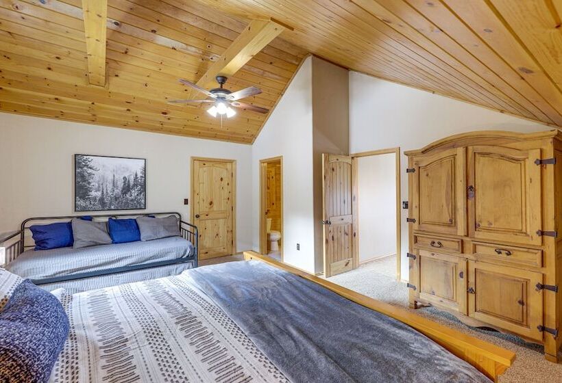 Spacious Mountain View Cabin By Angel Fire Resort