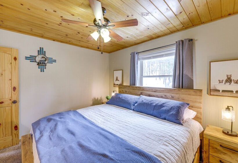 Spacious Mountain View Cabin By Angel Fire Resort