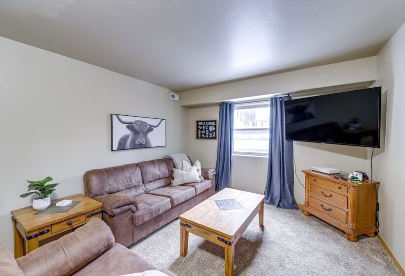 Spacious Mountain View Cabin By Angel Fire Resort