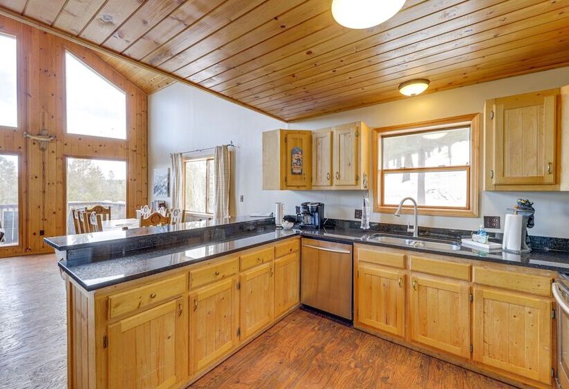 Spacious Mountain View Cabin By Angel Fire Resort