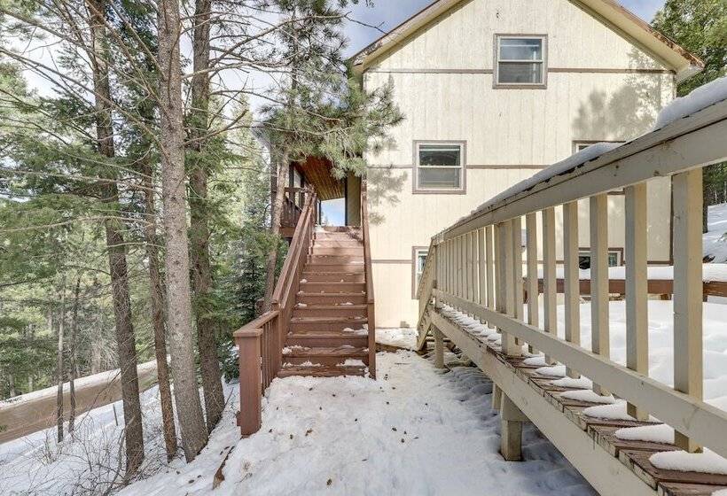 Spacious Mountain View Cabin By Angel Fire Resort