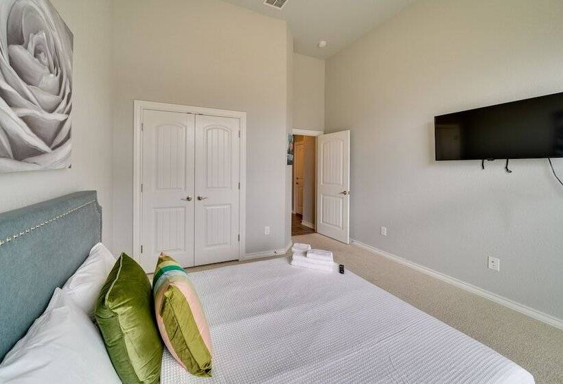 Pet Friendly San Antonio Home Near Lackland Afb!