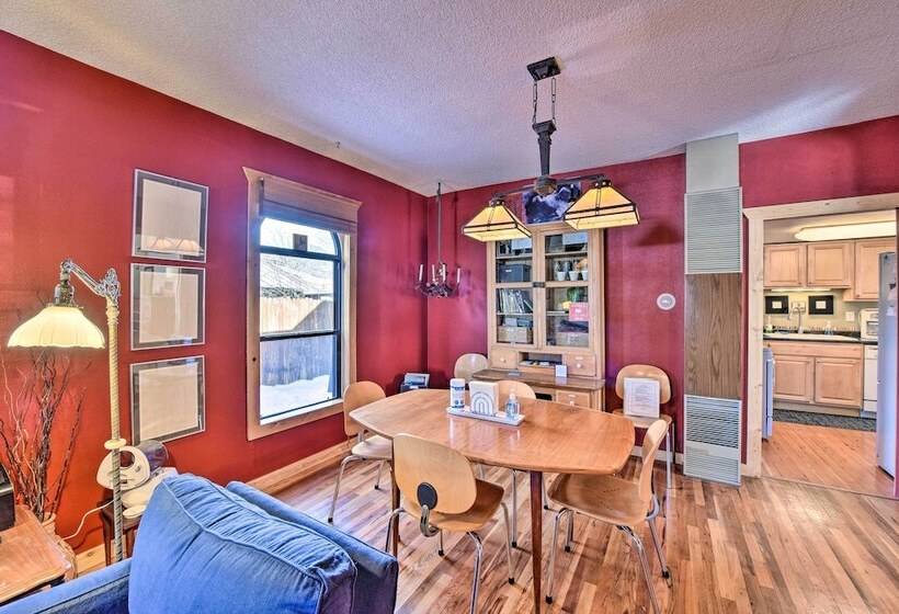 0255: Eclectic Sanctuary 6 Blocks From Downtown!