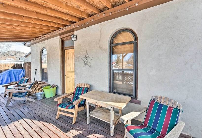 0255: Eclectic Sanctuary 6 Blocks From Downtown!