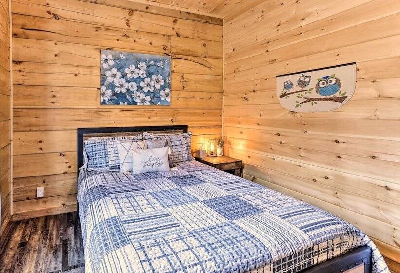 Coosawattee River Resort Cabin W/ Private Hot Tub!