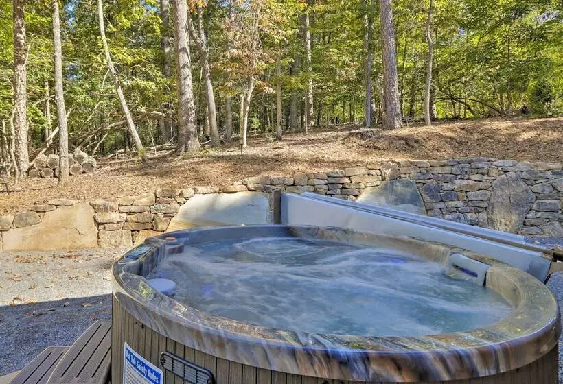 Coosawattee River Resort Cabin W/ Private Hot Tub!