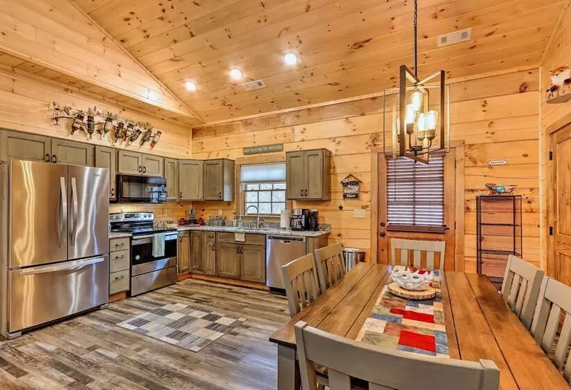 Coosawattee River Resort Cabin W/ Private Hot Tub!