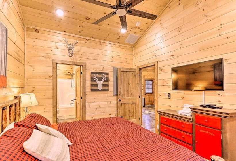 Coosawattee River Resort Cabin W/ Private Hot Tub!