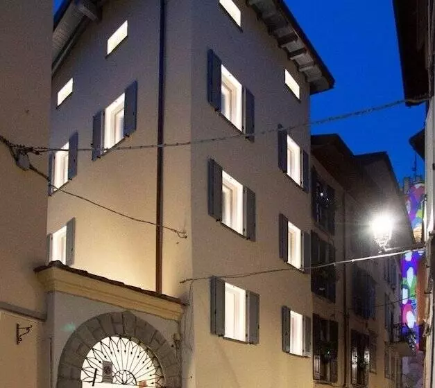 Aamiaismajoitus (B&B) Le Torri Lovere